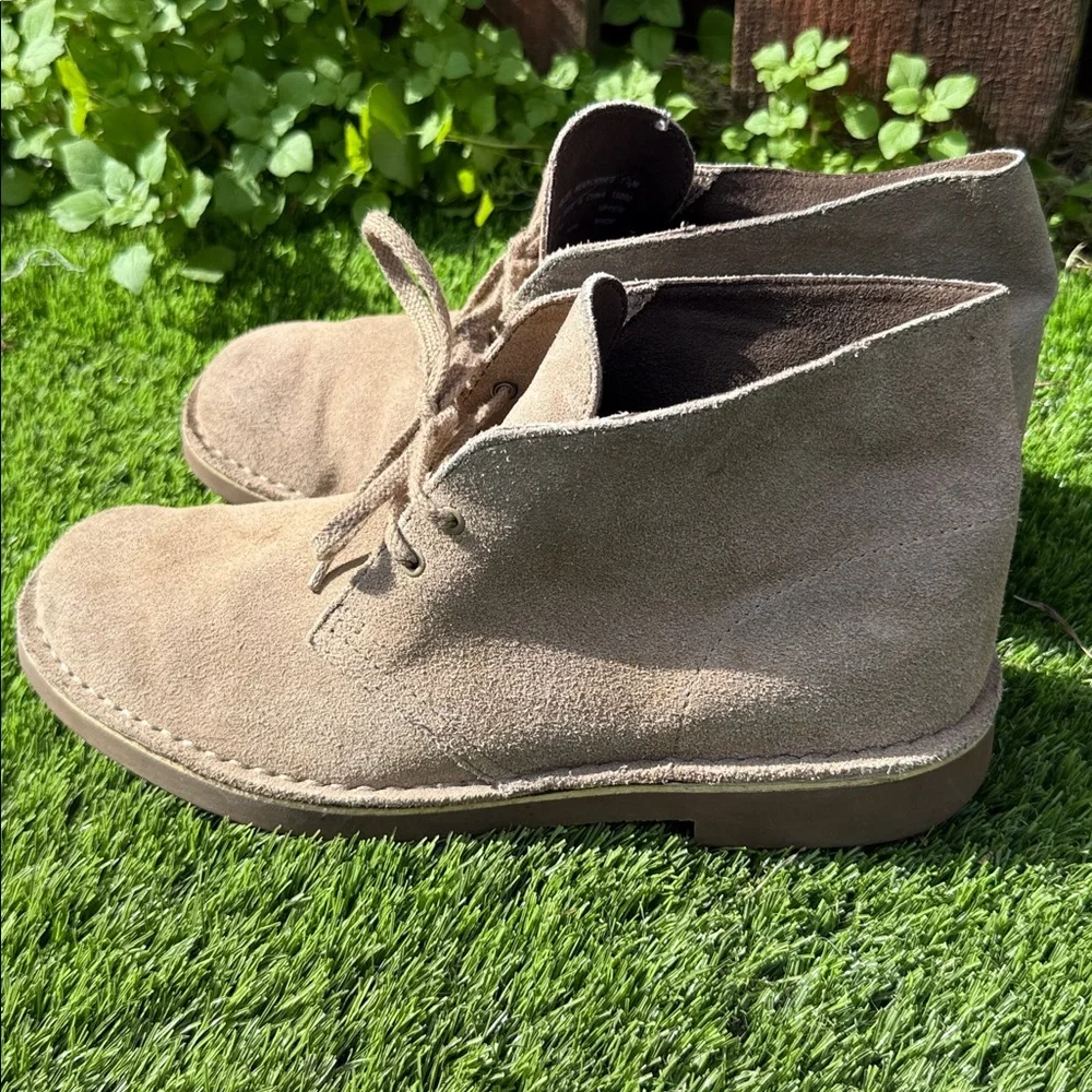 Clarks classic chukka